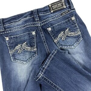 Miss‎ Me Jeans Boyfriend Capri Womens 27 Embroidered Embellished Medium Wash